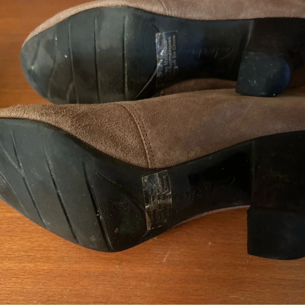 Women’s Clarks Brown Suede Shoes, Size 8 - Picture 3 of 3